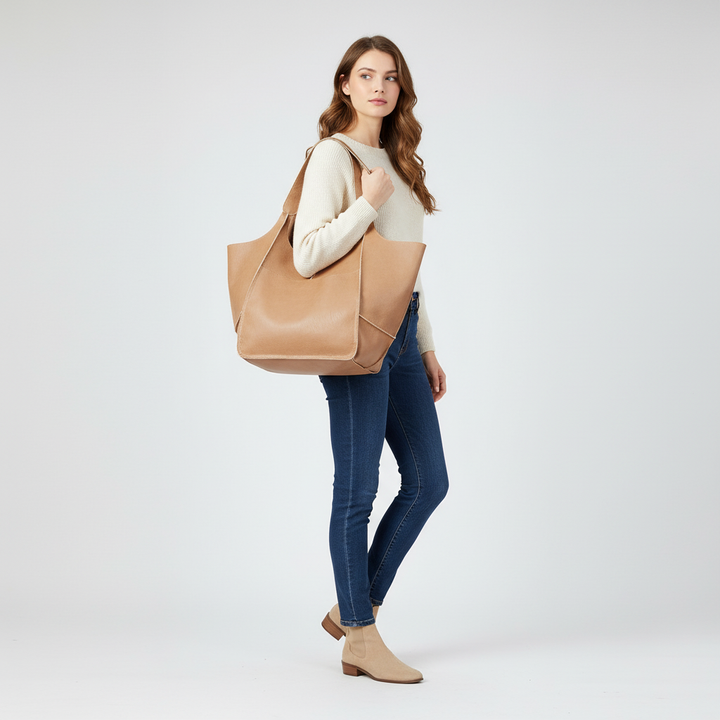 Duurzame grote FlexiCarry tas van hoogwaardig vegan leer, een stijlvol modeaccessoire voor dames.