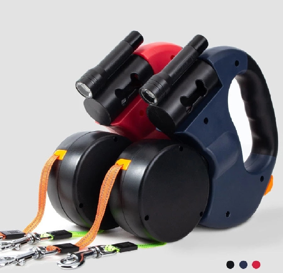 Ergonomische dubbele hondenriem met ingebouwde zaklamp, perfect voor avondwandelingen en extra veiligheid.