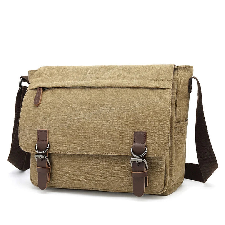 Compacte, maar ruime canvas heren tas voor dagelijkse benodigdheden, robuust en praktisch.