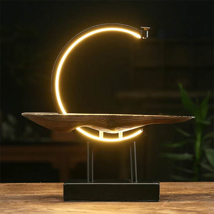 Gedetailleerde witte hert wierookbrander lamp, verspreidt geur en zacht licht voor ontspanning.