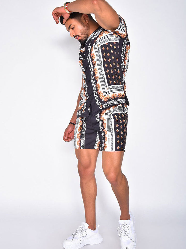 Heren casual Hawaiiaanse zomeroutfit. Set met kleurrijke blouse en comfortabele short.