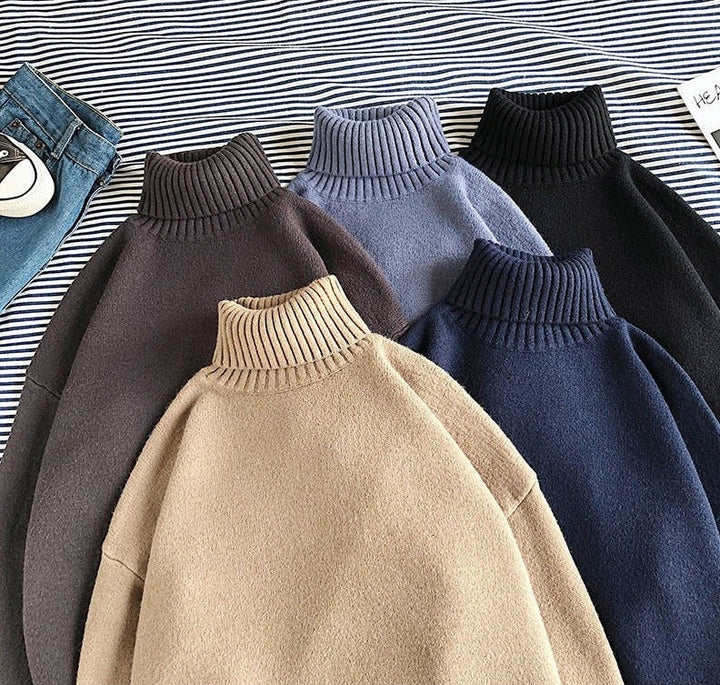 Zwarte heren coltrui, warm en stijlvol voor winter en herfst. Comfortabele mannenmode.