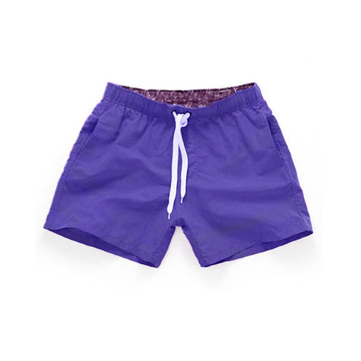Gele heren zwembroek, kleurrijk en comfortabel voor een dag aan het strand of zwembad.