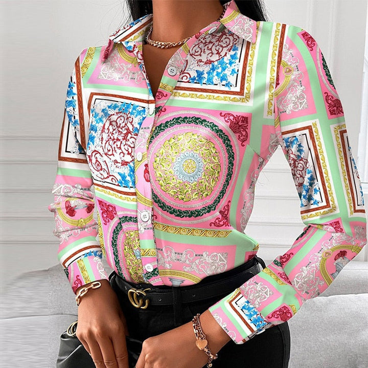 Modieuze damesblouse: Lange mouwen KatriensBlouse, comfortabel en elegant. Een must-have kledingstuk voor de moderne vrouw.