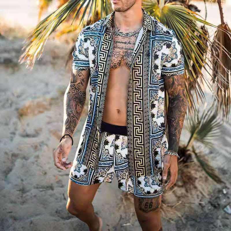 Heren Hawaiiaanse kledingset met tropische print blouse en short, perfect voor strandvakantie.