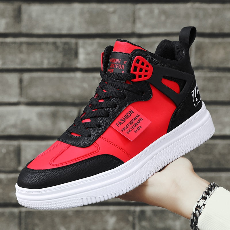 Gedragen Dean heren sneakers, tonen de perfecte pasvorm en het casual comfort.