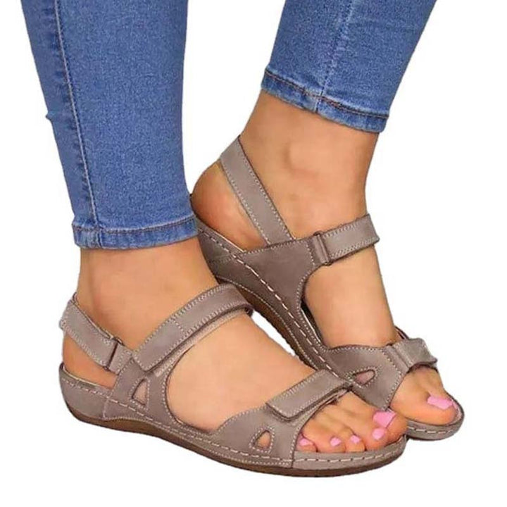 Ergonomische dames zomersandalen voor actieve dagen, ultiem comfort en antislip grip.
