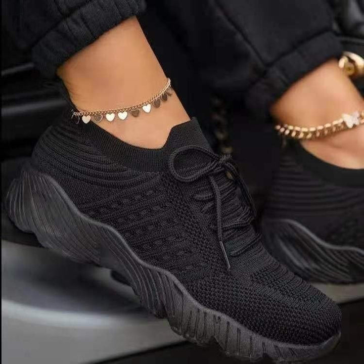 Comfortabele witte ComfySneaks™ damesschoenen, veelzijdig en trendy voor elke casual outfit.