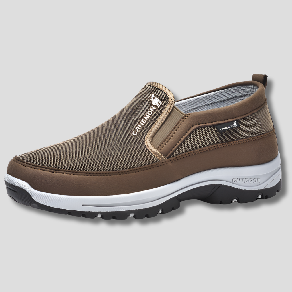 Zwarte waterdichte herenschoenen met orthopedische ondersteuning, ideaal voor comfortabel wandelen en dagelijks gebruik.