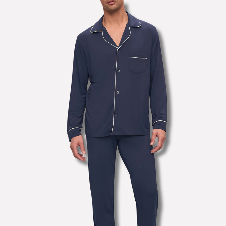 Heren comfortabele katoenen pyjamaset voor een goede nachtrust. Zachte, ademende stof ideaal als slaapkleding.