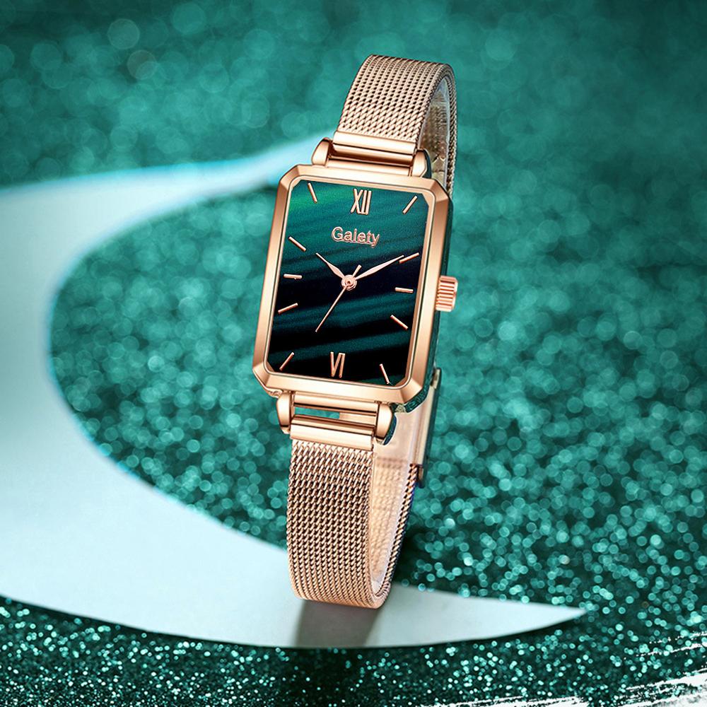 UniekWatch™ rechthoekig dameshorloge, goudkleurig, elegant design dat trend en tijdloos combineert.