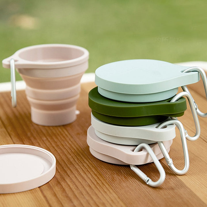 Opvouwbare siliconen reiscop, compact en draagbaar, ideaal voor onderweg en camping.