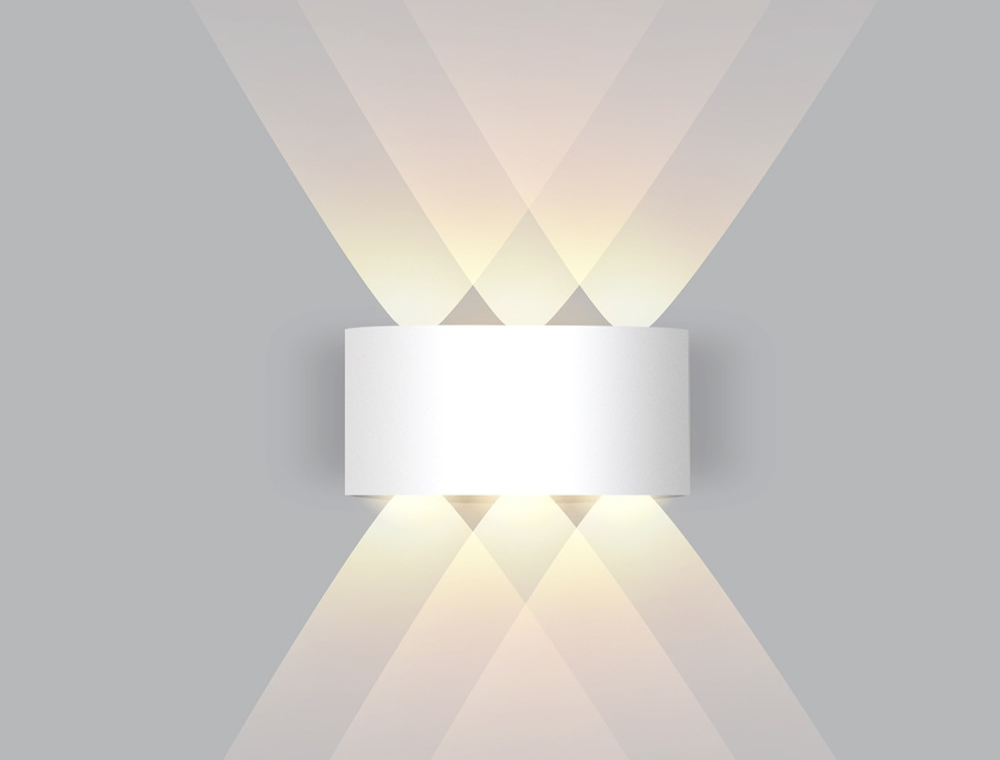 Sfeervolle LED wandlamp, warm licht ideaal voor woonkamer decoratie. Moderne en exclusieve verlichting.