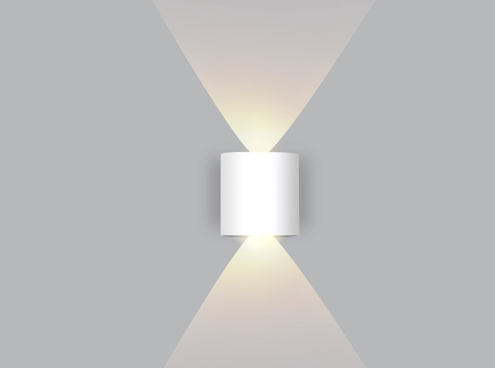 Zwart design LED wandlamp, exclusieve interieurverlichting met een krachtig modern statement.