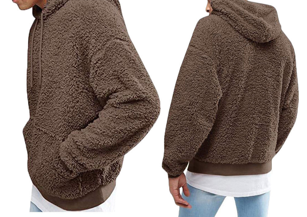 Comfortabele en stijlvolle heren trui met capuchon. Warm vest voor mannen, perfect als casual winter hoodie.