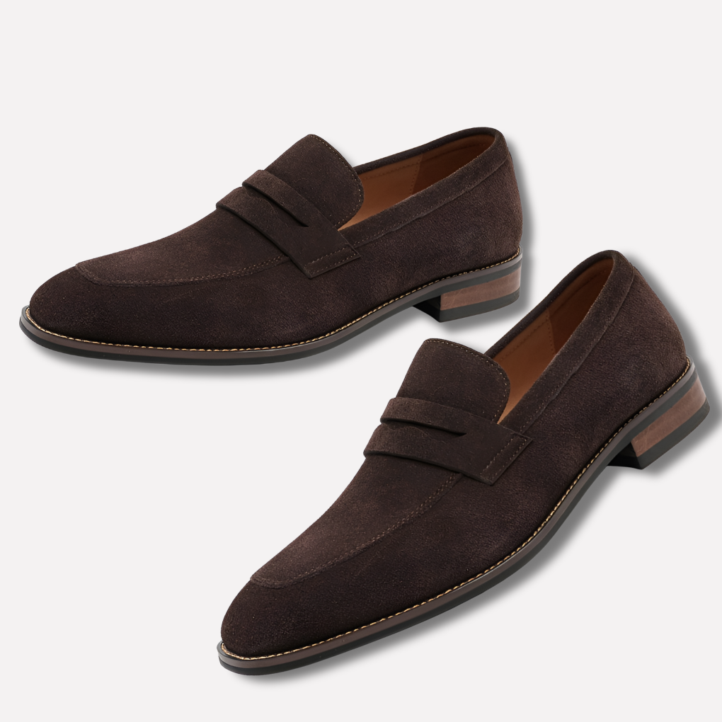 Zachte suède heren instapschoenen met comfortabele slip-on pasvorm. Ideaal voor een relaxte doch stijlvolle look.