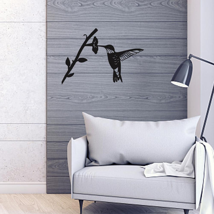 Artistiek metalen vogel silhouet. Unieke tuinkunst, ideaal als decoratie in de tuin.