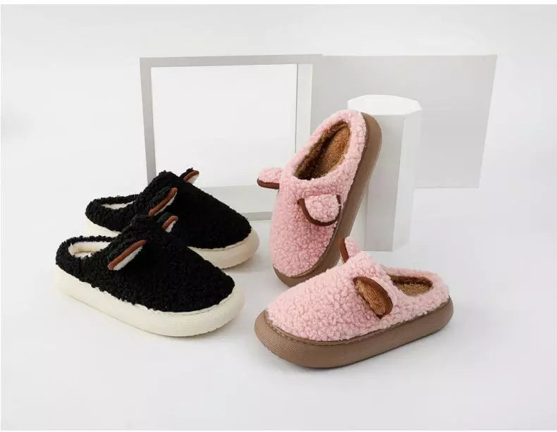 Trendy dames pantoffels, warm en cozy met antislip plateauzool voor binnen.