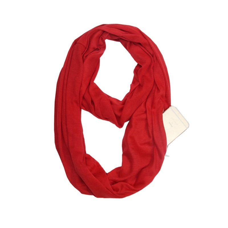 Deze warme damessjaal biedt stijl en veiligheid met zijn geïntegreerde verborgen zak.