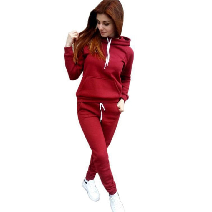 Stijlvol dames trainingspak CuteSuit, een modieuze set voor sportieve looks.