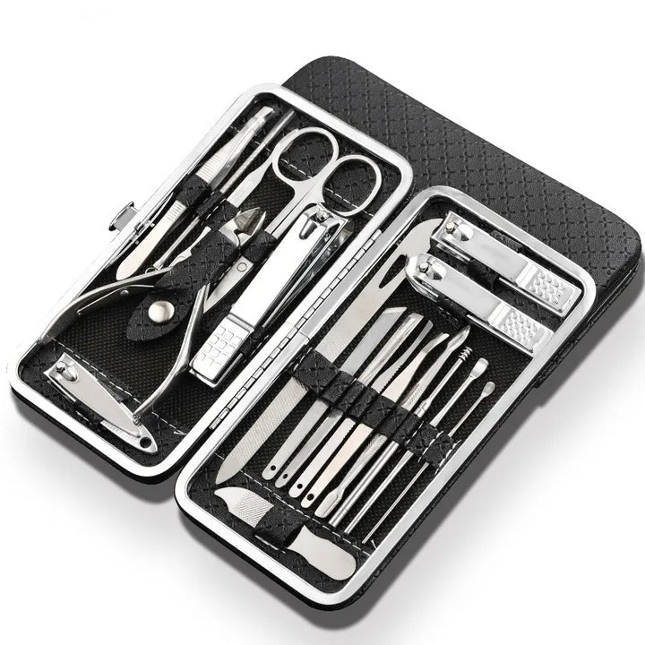 19-delige professionele manicureset voor dames & heren in geopende hoes. Roestvrij staal nagelverzorging tools.