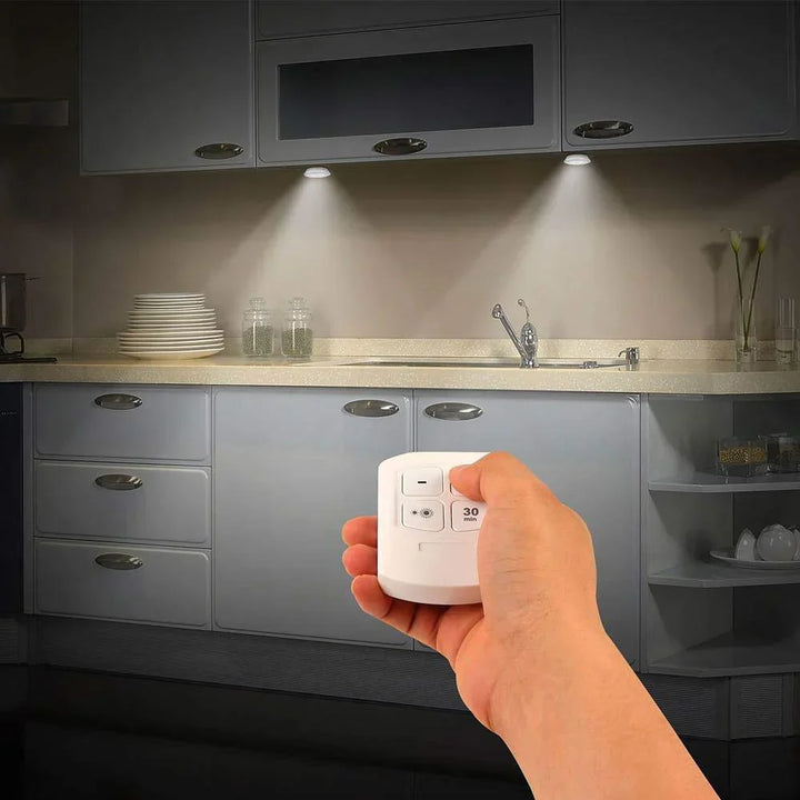 Moderne draadloze slimme LED lamp met standby-functie. Sfeervolle binnenverlichting van SmartGlow.
