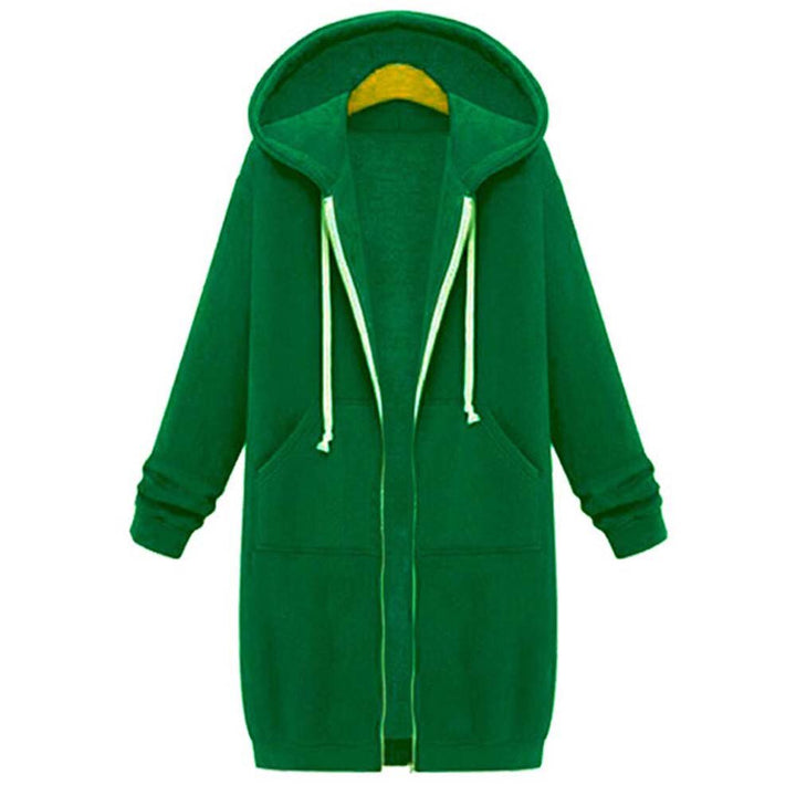 Lange damesjas met ruime capuchon, biedt extra warmte en bescherming tegen wind.