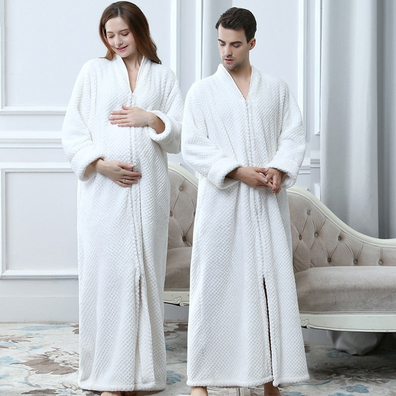 Warme en comfortabele unisex badjas met rits, perfect voor een avondje thuis.
