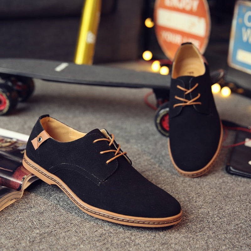 Comfortabele Otto Oxford herenschoenen, zijaanzicht toont strakke lijnen en veelzijdig design voor elke look.
