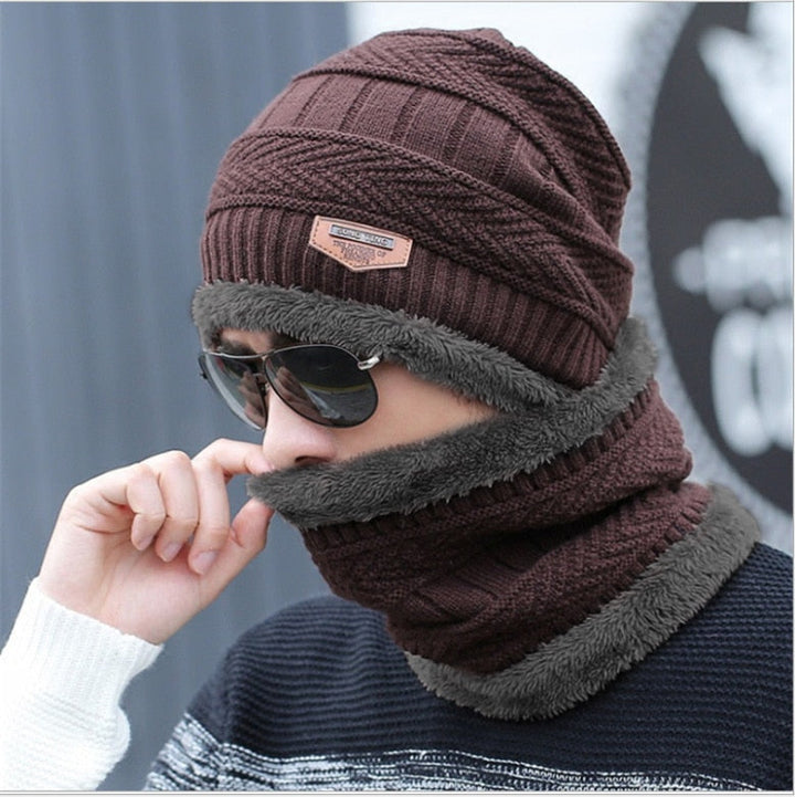 Ademende wintermuts met geïntegreerde halswarmer, comfortabel en warm.