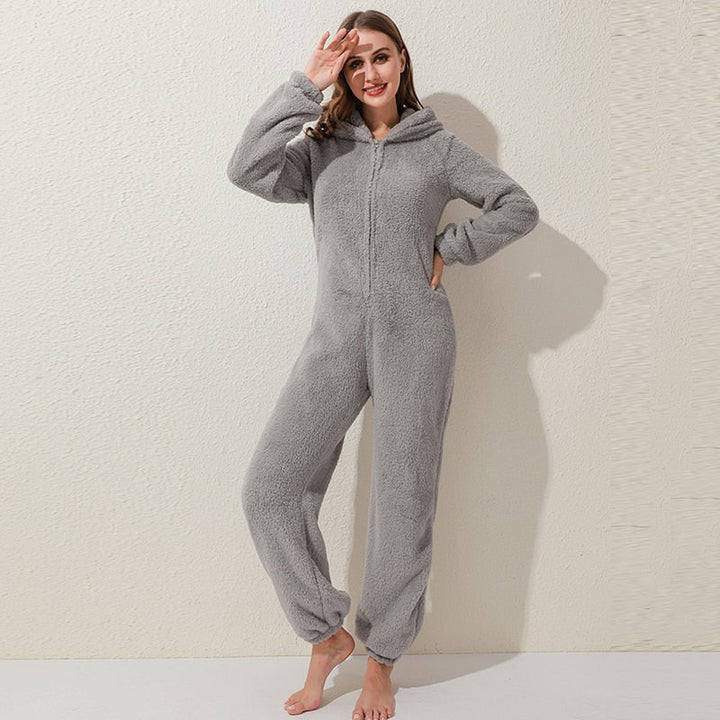 Bordeauxrode dames jumpsuit, comfortabele gevoerde nachtkleding voor de winter.