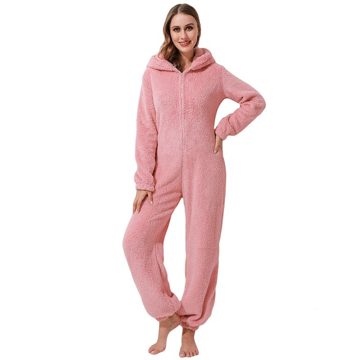 Comfortabele winter jumpsuit voor dames, ideaal huispak in zacht materiaal en lange mouwen.