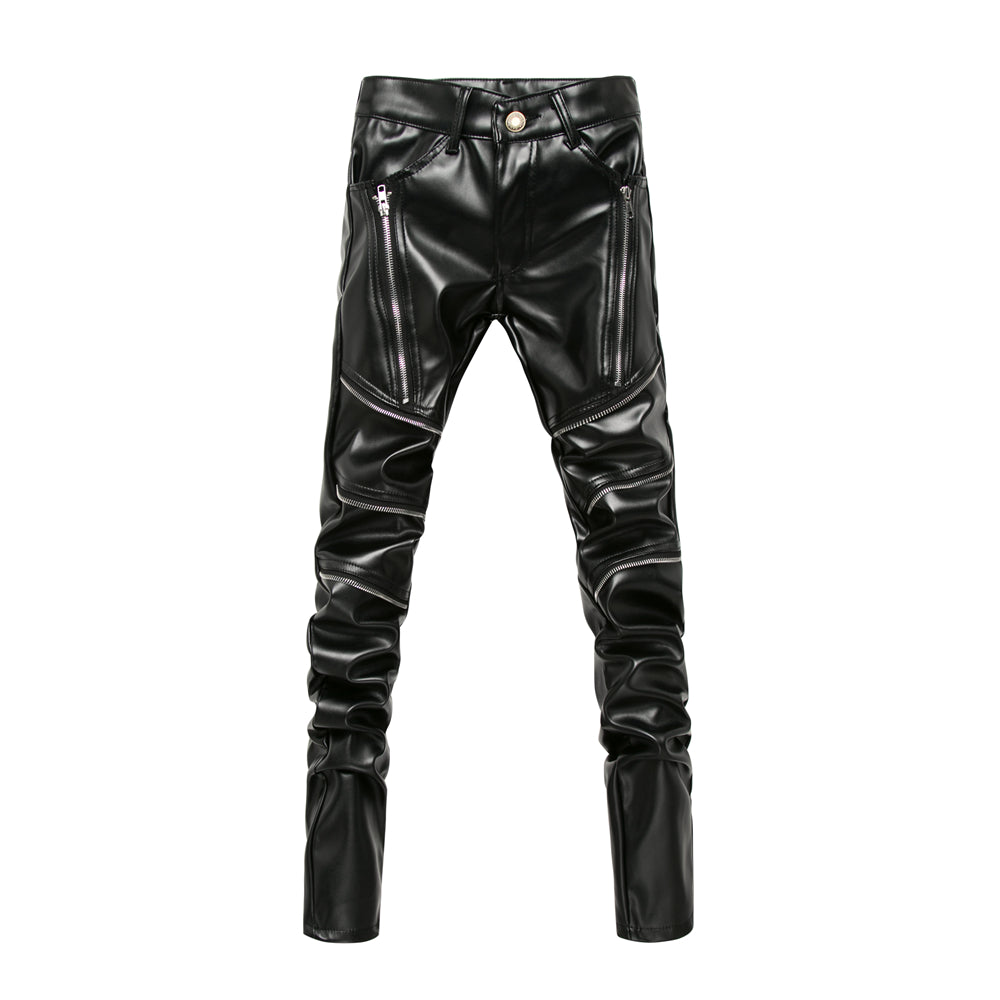 Modieuze zwarte herenbroek met slanke pasvorm en elegante lederlook, perfect voor zowel casual als chique gelegenheden.