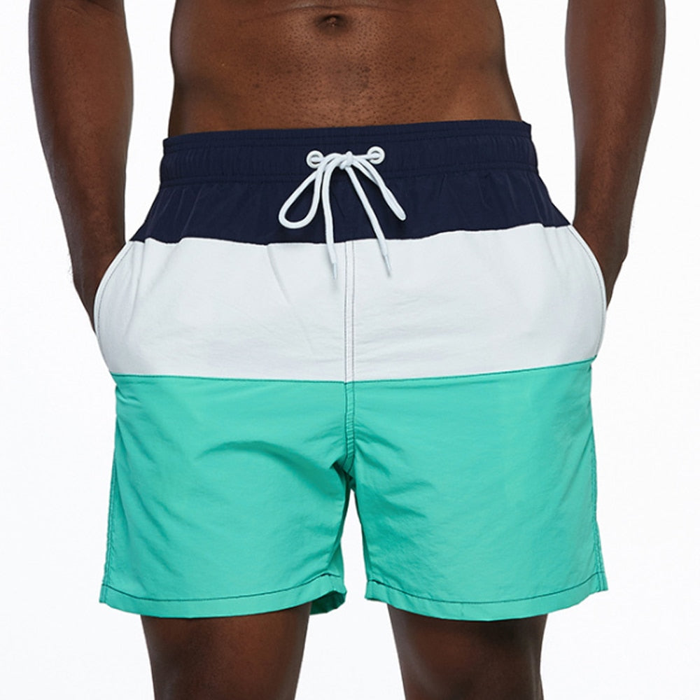 Stijlvolle gestreepte heren zwemshort voor zomerse dagen. Perfect voor een dagje strand of bij het zwembad.