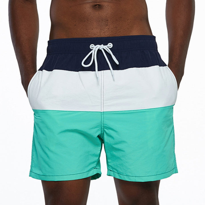 Stijlvolle gestreepte heren zwemshort voor zomerse dagen. Perfect voor een dagje strand of bij het zwembad.