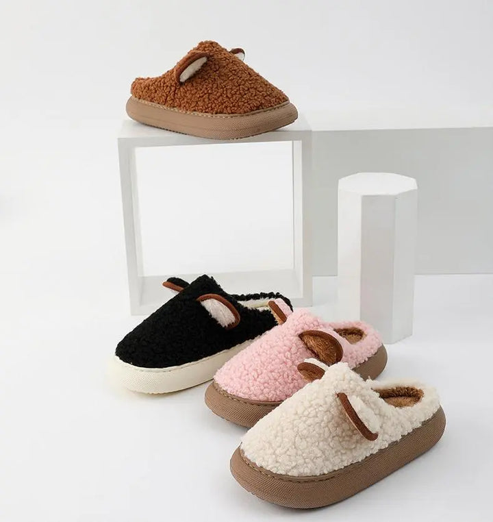 Elegante dames pantoffels, warm en comfortabel, met plateauzool voor binnenhuis.