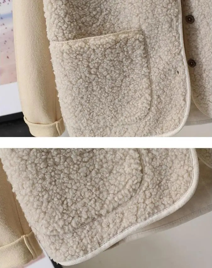 Warm beige dames fleecevest Cassandra, ideaal voor winterse mode en comfortabele, stijlvolle casual outfits.