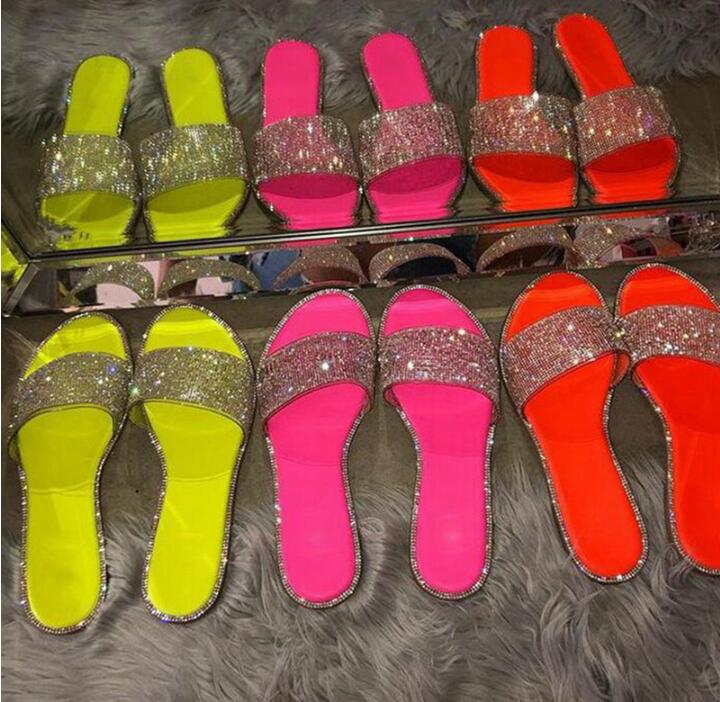 Dames glitter slippers met open teen, stijlvol en comfortabel voor elke zomerse gelegenheid.