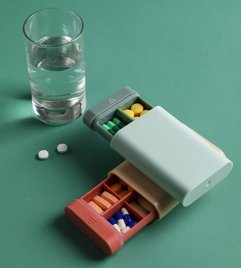 Universeel pillendoosje, perfect voor het opbergen van supplementen, draagbaar en discreet.