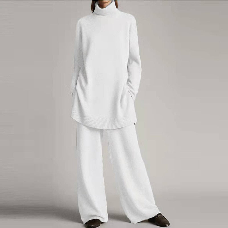 Hoogwaardige, duurzame dames broekset met elastische coltrui, perfect voor comfortabele winterkleding.