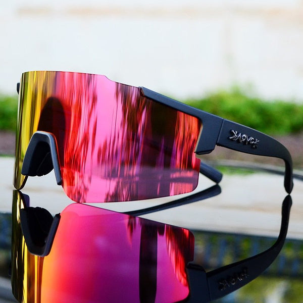 Prestatiegerichte Veloshade sportzonnebril met UV-bescherming en spiegelglas, perfect voor wielrenners.
