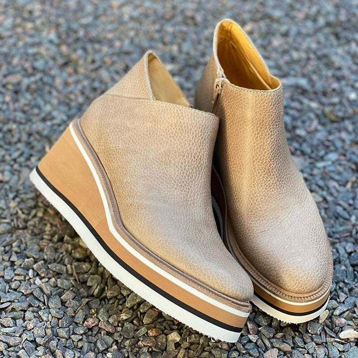 Blauwe modieuze dames plateau enkellaarsjes Mira, comfortabele schoenen voor modebewuste vrouwen.