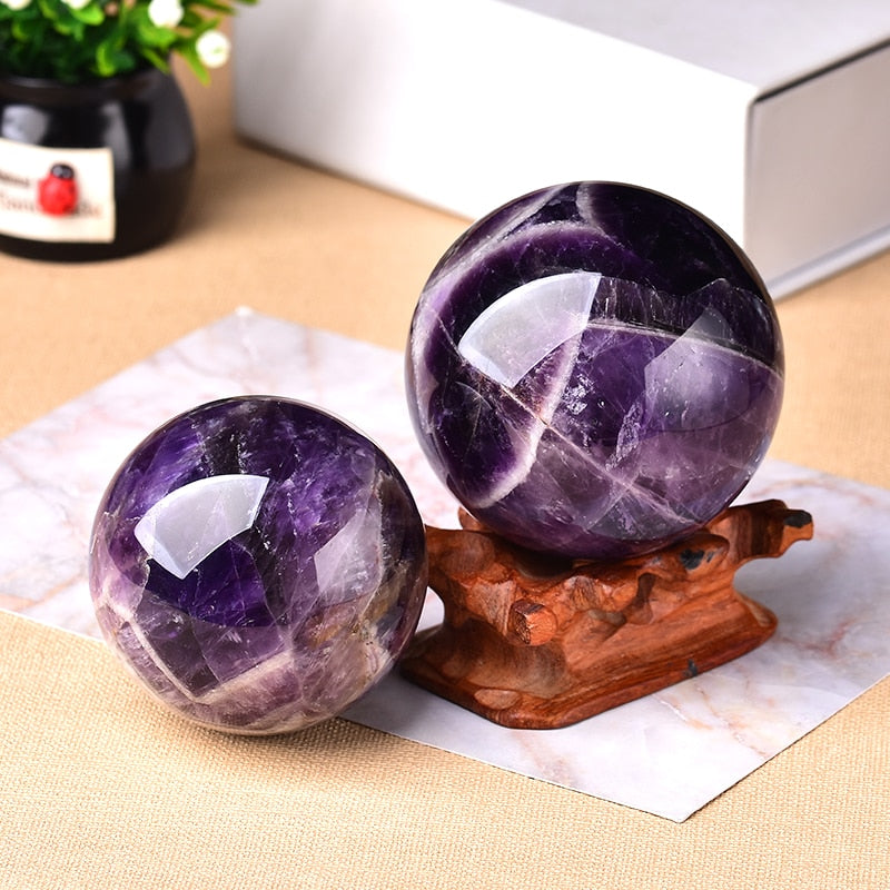 Luxe amethist kristal bol, een elegant interieur decoratie stuk en betekenisvol cadeau.