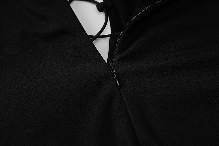 Slimfit dames jumpsuit met kanten veterhals. Comfortabel en sexy, perfect als avondkleding of party outfit.