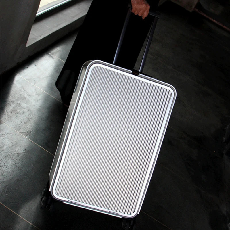 Robuuste Valparaíso reiskoffer van 100% aluminium. Biedt optimale bescherming voor uw kostbare bagage.
