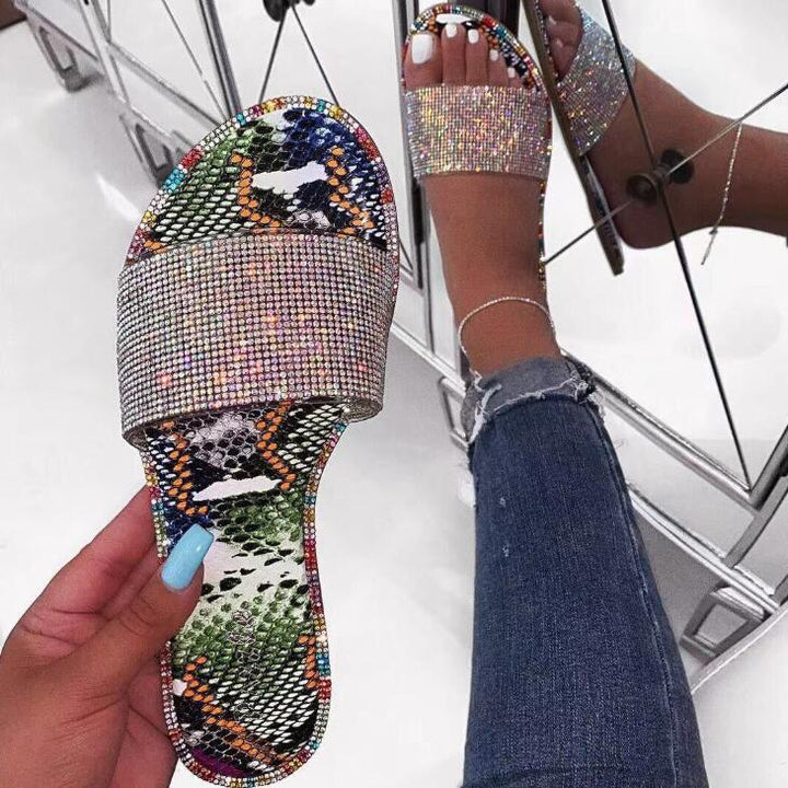 Modieuze feest slippers met glitters voor dames, ideaal voor speciale gelegenheden en avondjes uit.