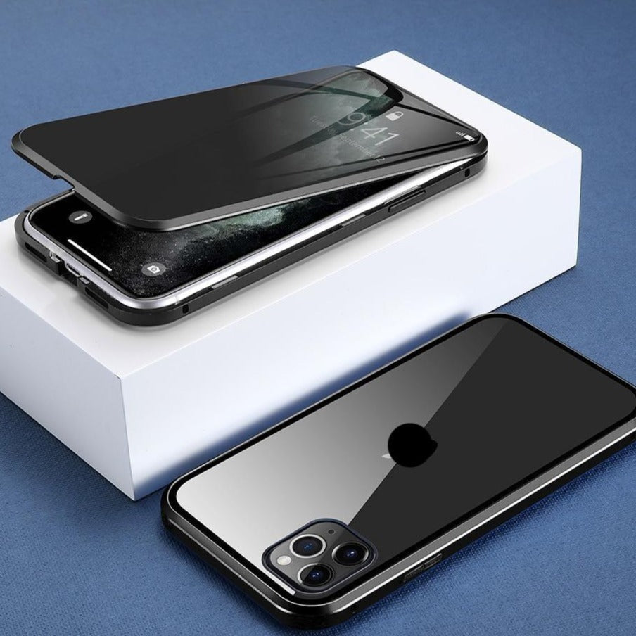 Stijlvolle PrivaGuard iPhone hoes met robuust aluminium frame en geïntegreerd privacyscherm voor optimale pasvorm en discretie.