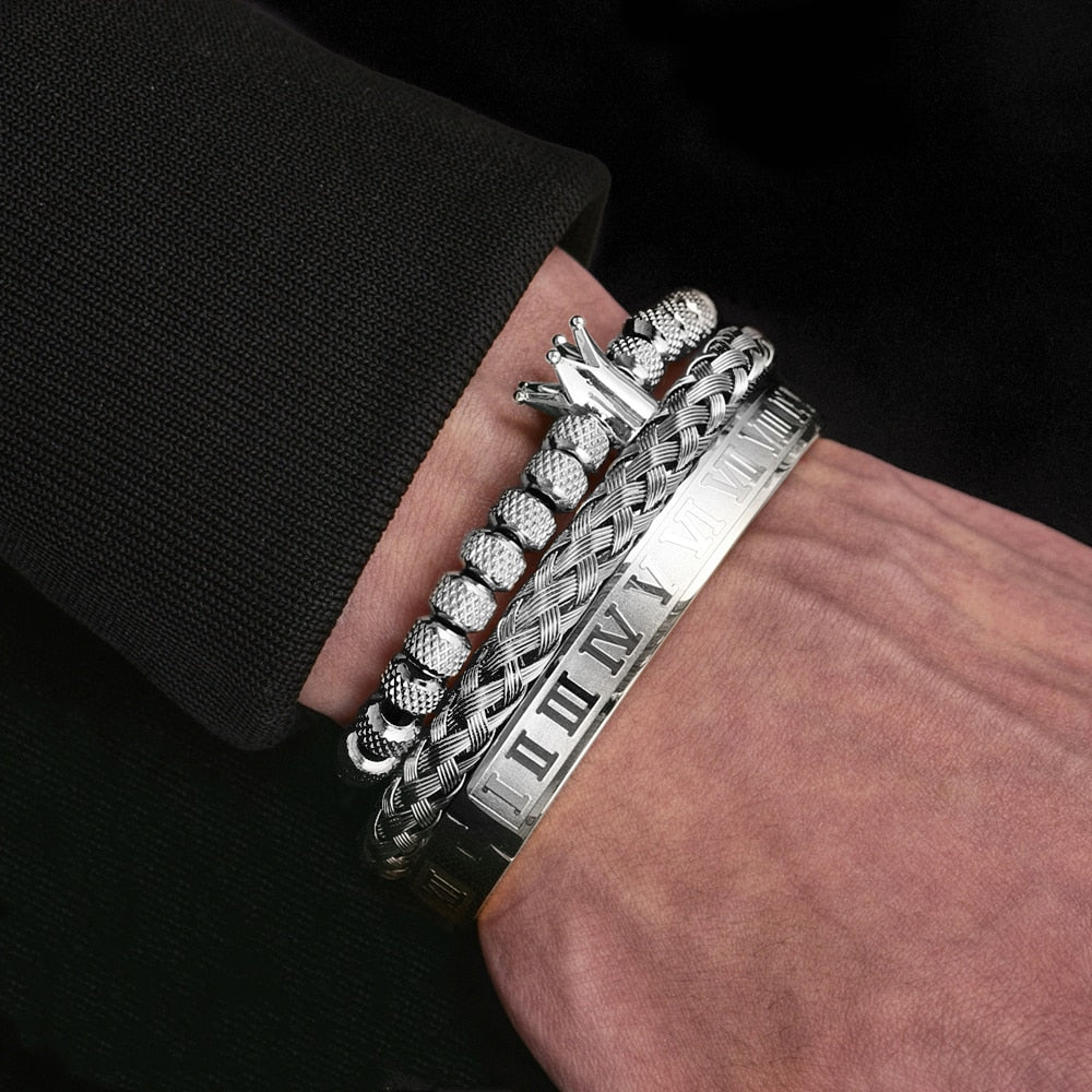 Moderne heren armbandenset Julius combineert luxe kroon en tijdloze Romeinse cijfers. Perfect mannen accessoire.