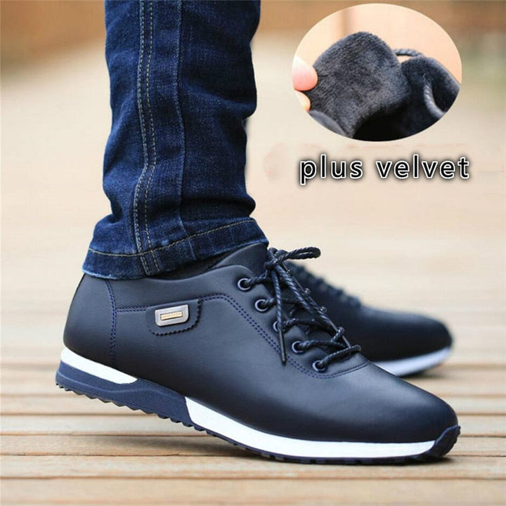 Elegante casual herensneakers met superieure comfortabele binnenvoering voor optimale voetondersteuning de hele dag.