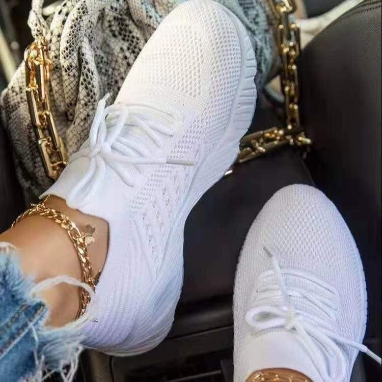Trendy zwarte ComfySneaks™ damesschoenen, ideaal voor casual mode en dagelijkse comfort.